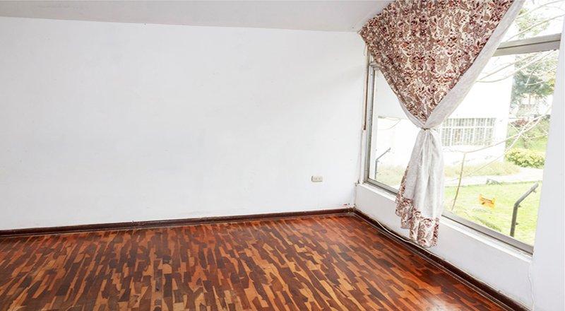 ALQUILER DE CASA EN LAS ACACIAS – Urb. Santa Victoria | Ideal para Empresas