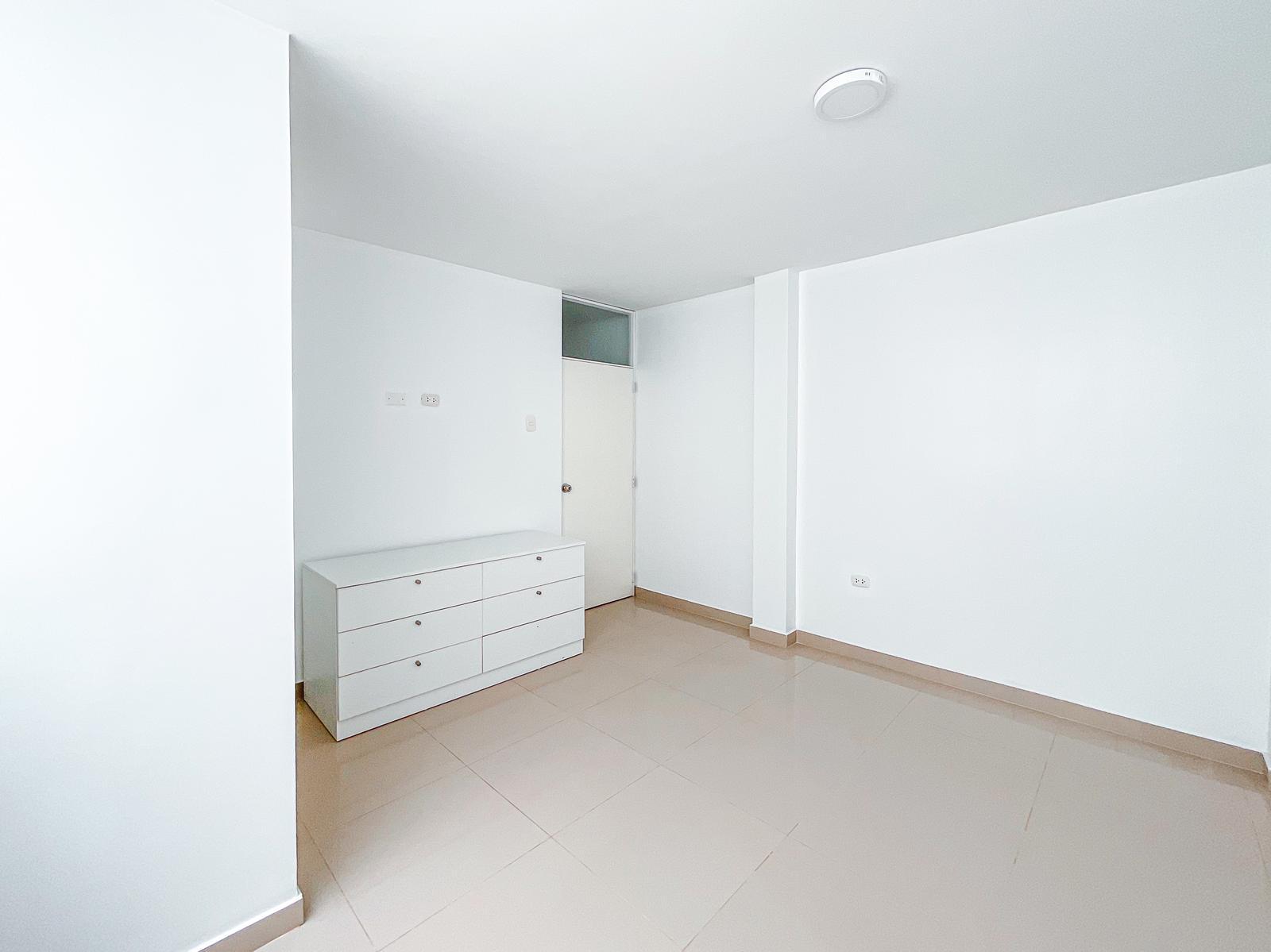 VENTA DE DEPARTAMENTO EN 4TO - URB. LOS SAUCES, PIMENTEL