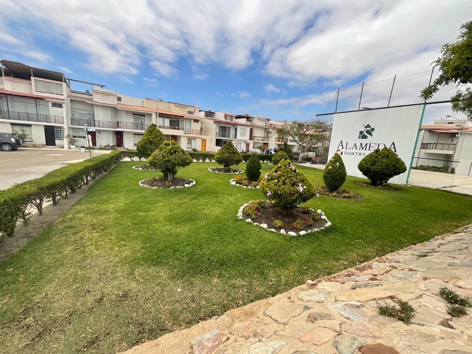 ALQUILER DE CASA EN ALAMEDA COUNTRY CLUB - PIMENTEL