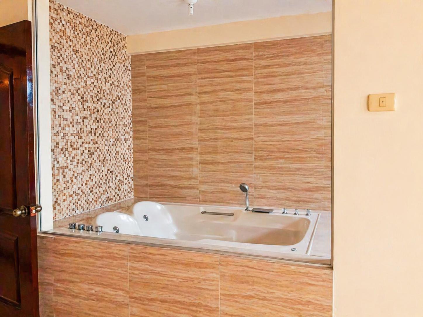 ALQUILER DE CASA EN ALAMEDA COUNTRY CLUB - PIMENTEL