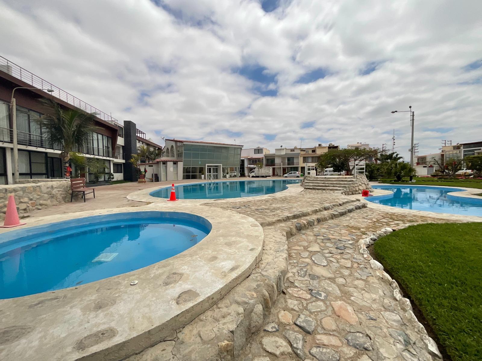 ALQUILER DE CASA EN ALAMEDA COUNTRY CLUB - PIMENTEL