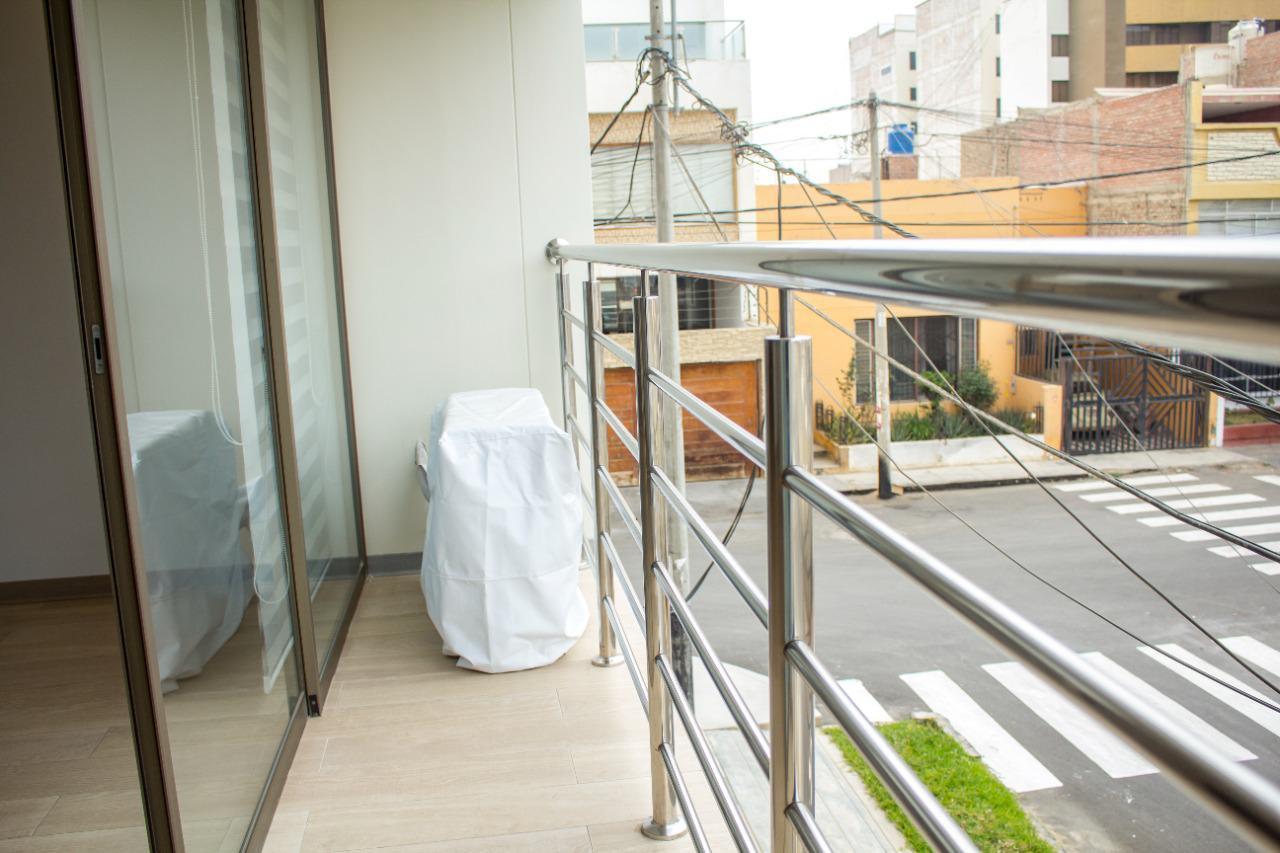 VENTA DE DEPARTAMENTO 2° PISO EN URB. SANTA VICTORIA