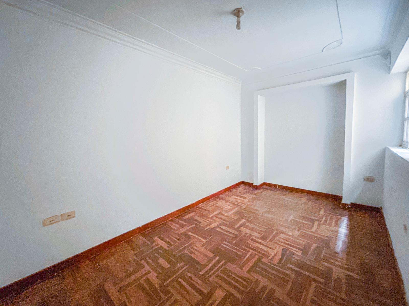 Oficina en alquiler –  Calle 7 de Enero (Chiclayo)
