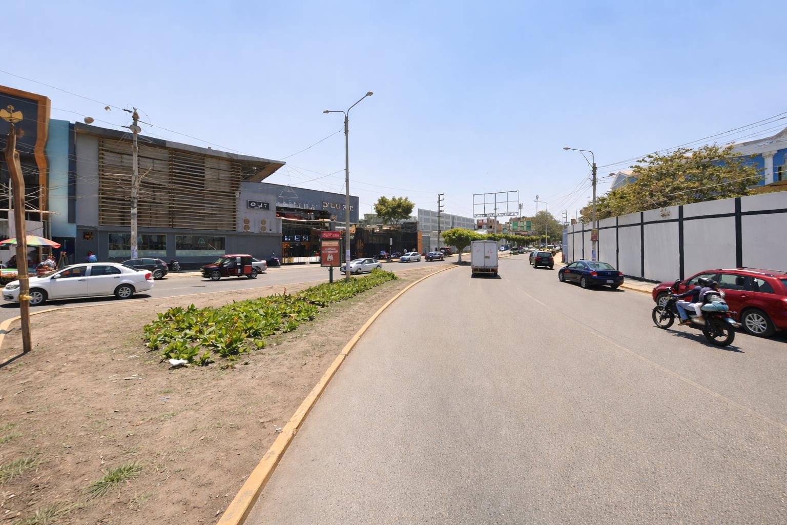 Local comercial de 1,976.40 m² en venta – Chiclayo