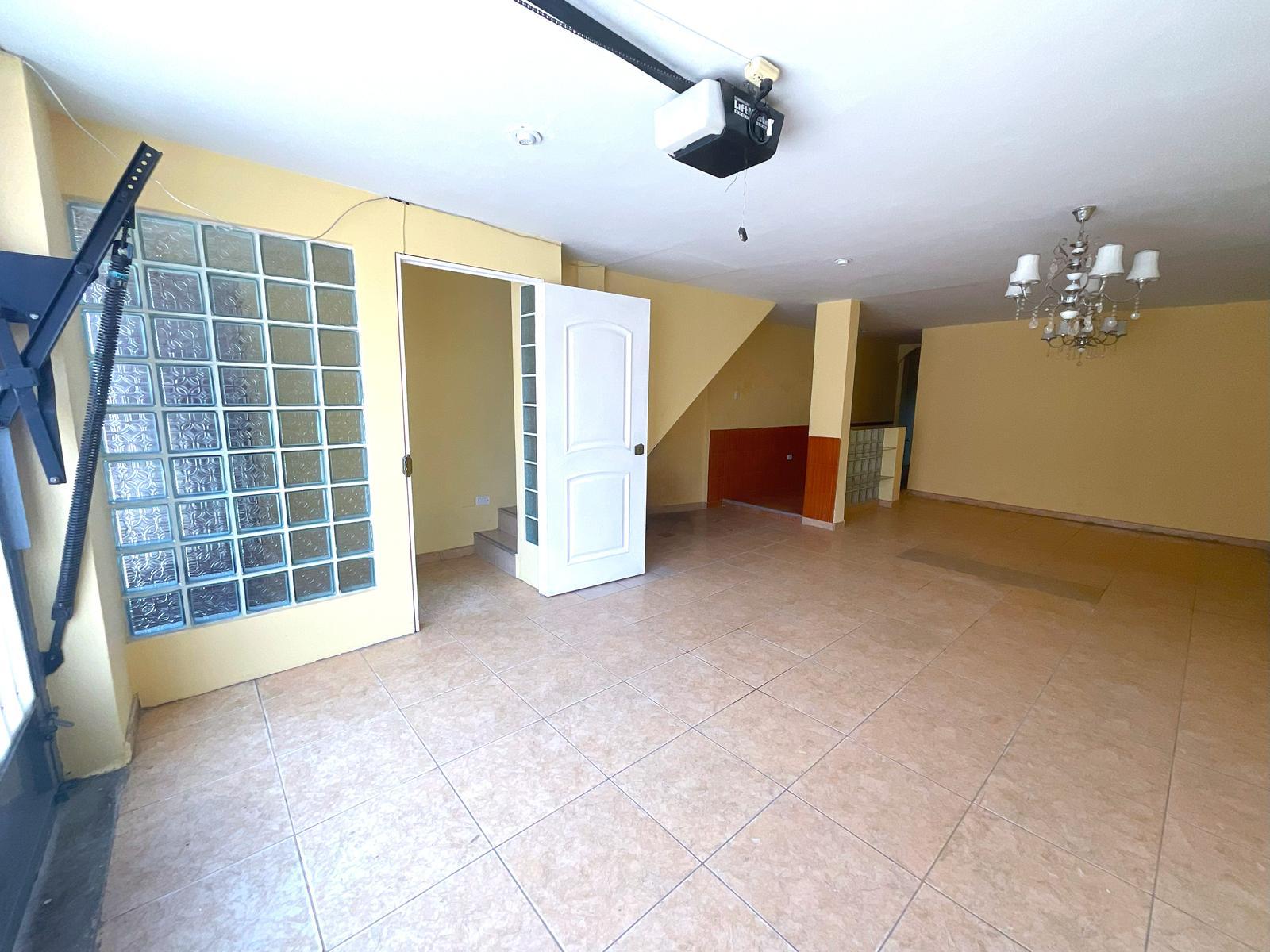 Venta de Dúplex en Calle Capirona - Urb. Federico Villarreal