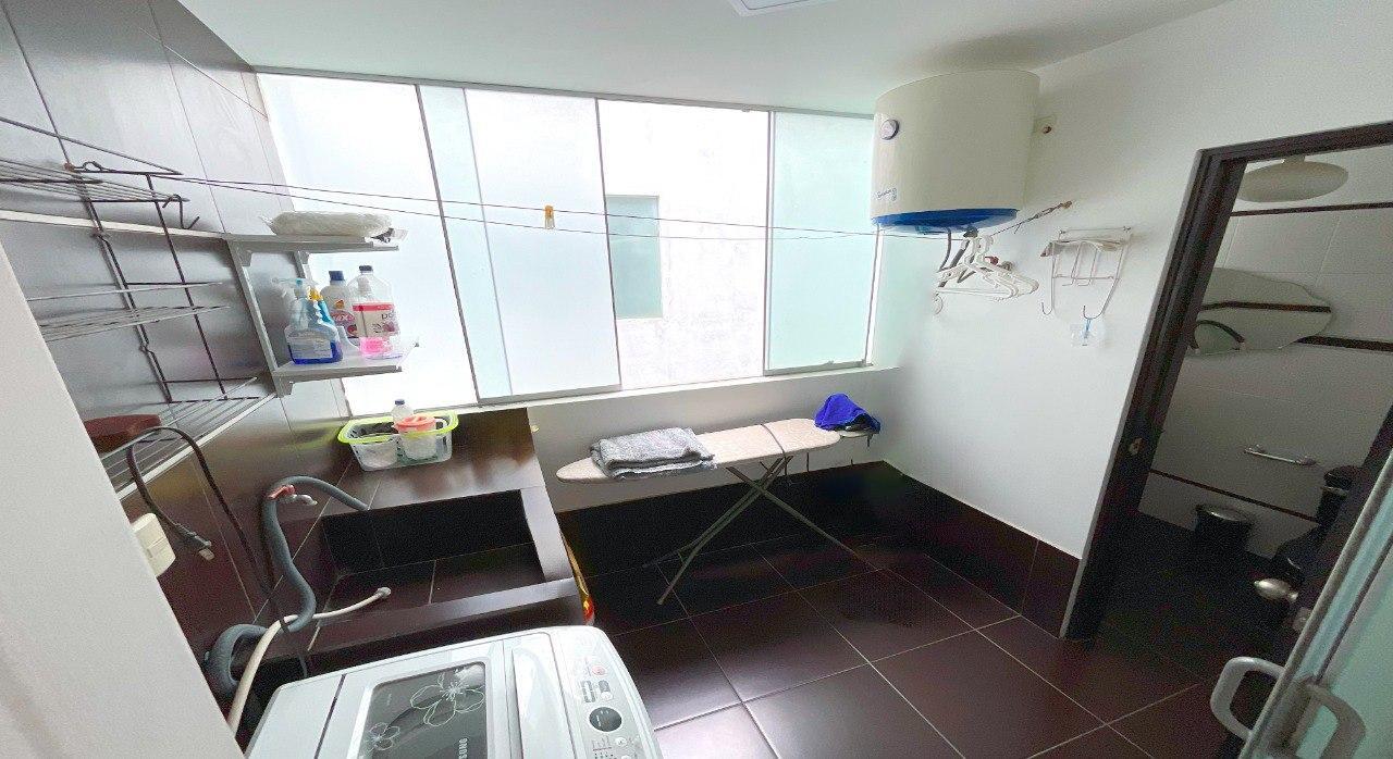 DEPARTAMENTO EN VENTA - JUAN CUGLIEVAN, 5TO PISO CON ASCENSOR