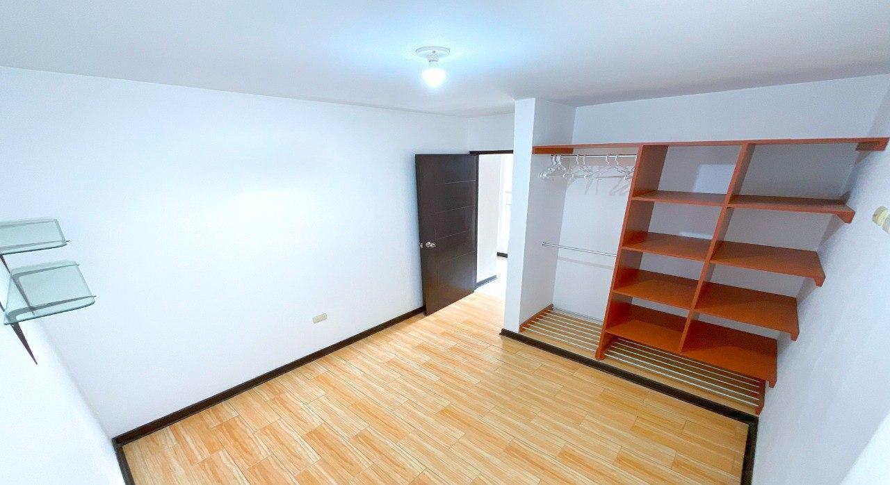 DEPARTAMENTO EN VENTA - JUAN CUGLIEVAN, 5TO PISO CON ASCENSOR