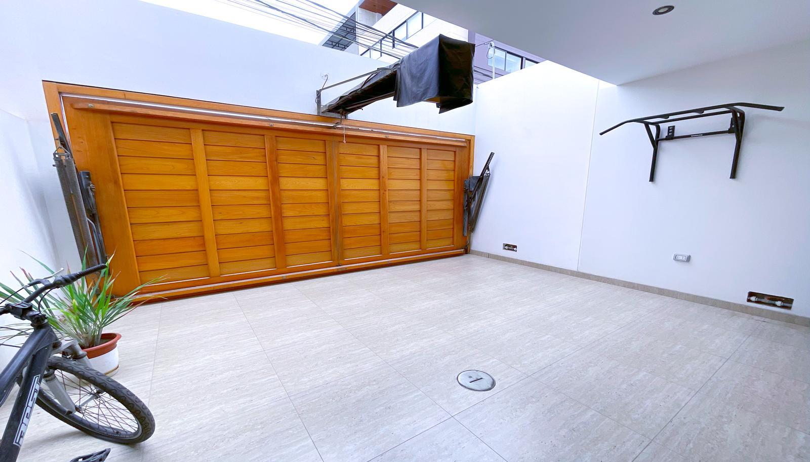 ALQUILER DE CASA MODERNA EN CONDOMINIO PRIVADO – JOCKEY, CHICLAYO