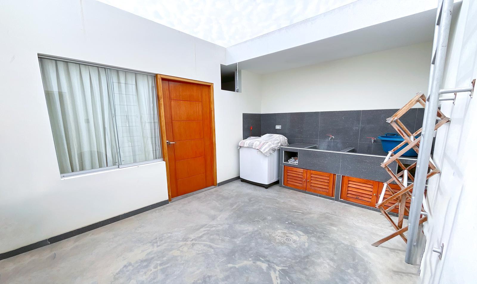 ALQUILER DE CASA MODERNA EN CONDOMINIO PRIVADO – JOCKEY, CHICLAYO
