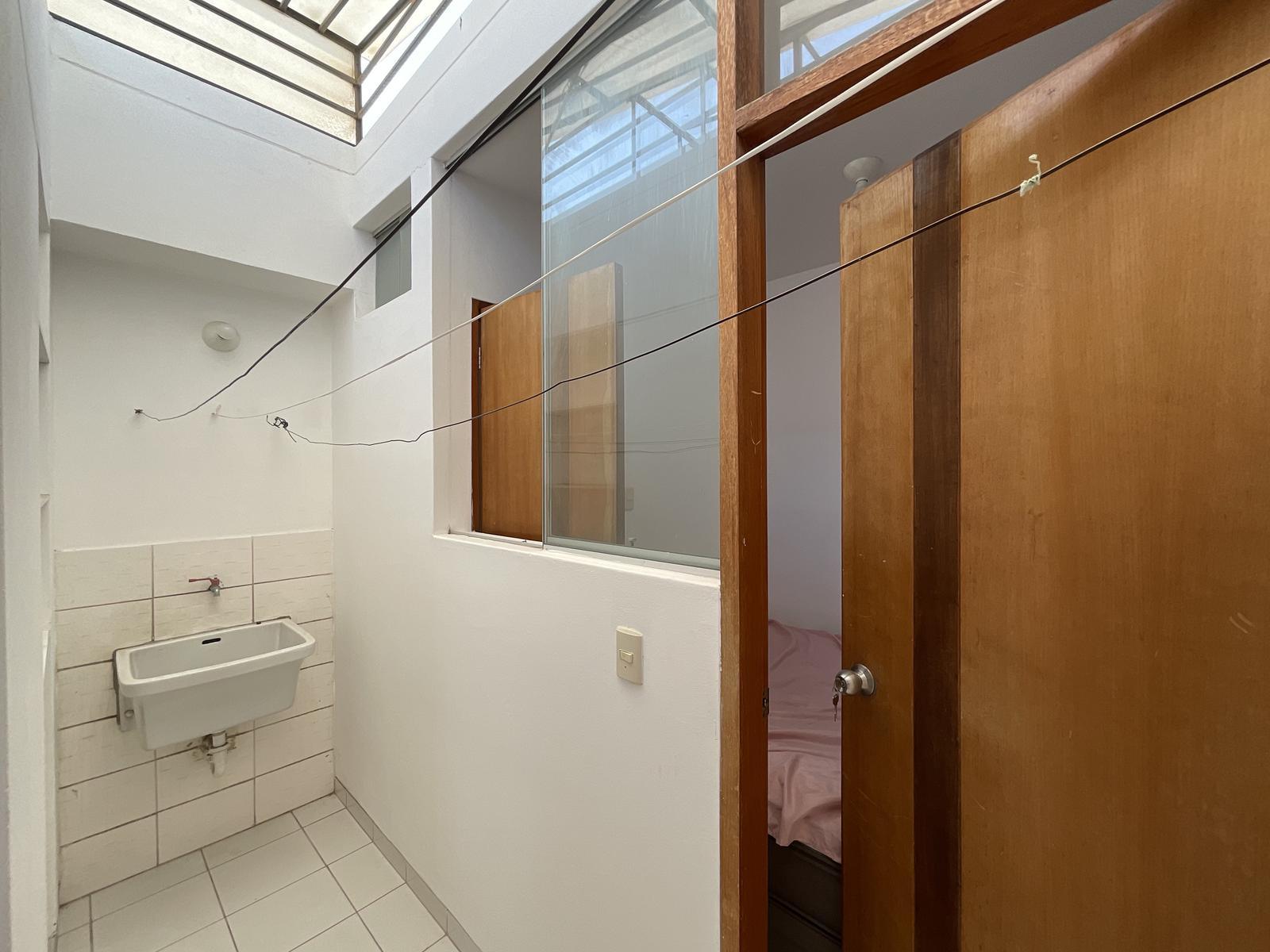VENTA DE MODERNO DÚPLEX EN LOS SAUCES, URB. SANTA VICTORIA