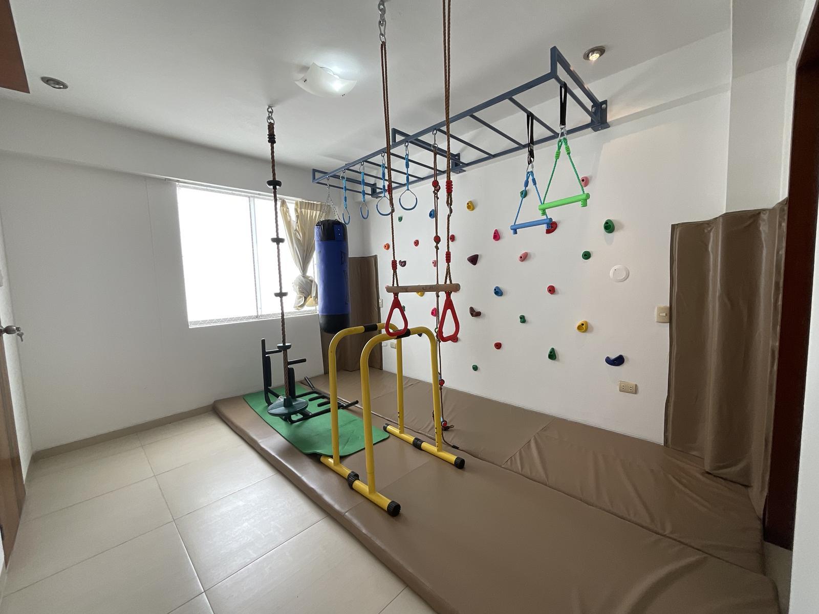 VENTA DE MODERNO DÚPLEX EN LOS SAUCES, URB. SANTA VICTORIA