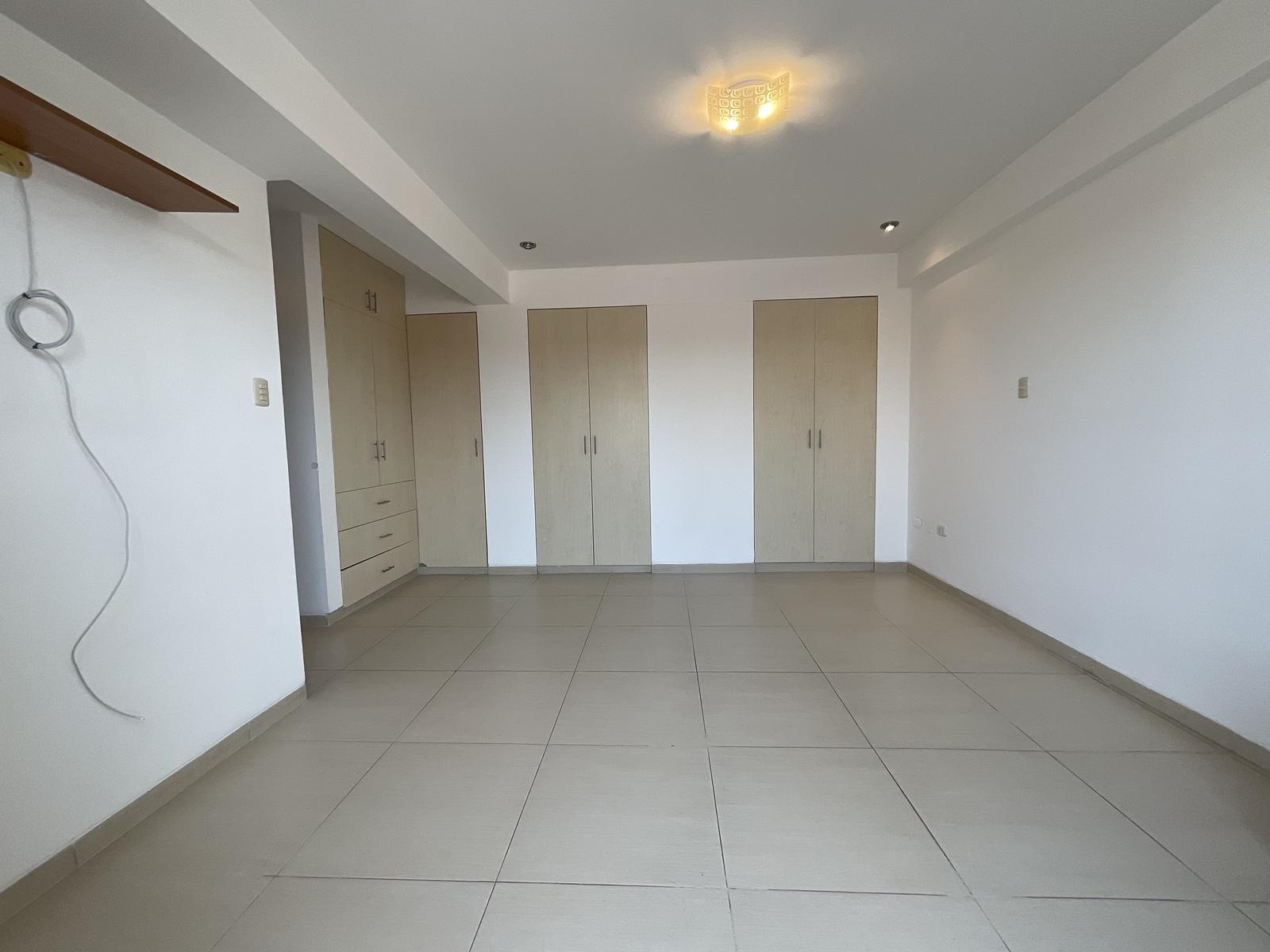 VENTA DE MODERNO DÚPLEX EN LOS SAUCES, URB. SANTA VICTORIA