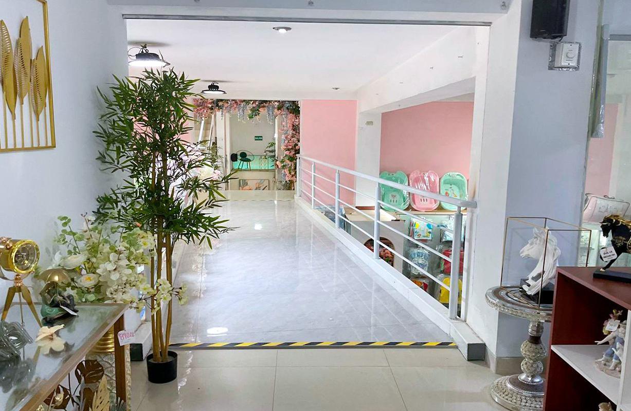 ¡LOCAL COMERCIAL EN ALQUILER – Esquina estratégica en el corazón comercial de Chiclayo!