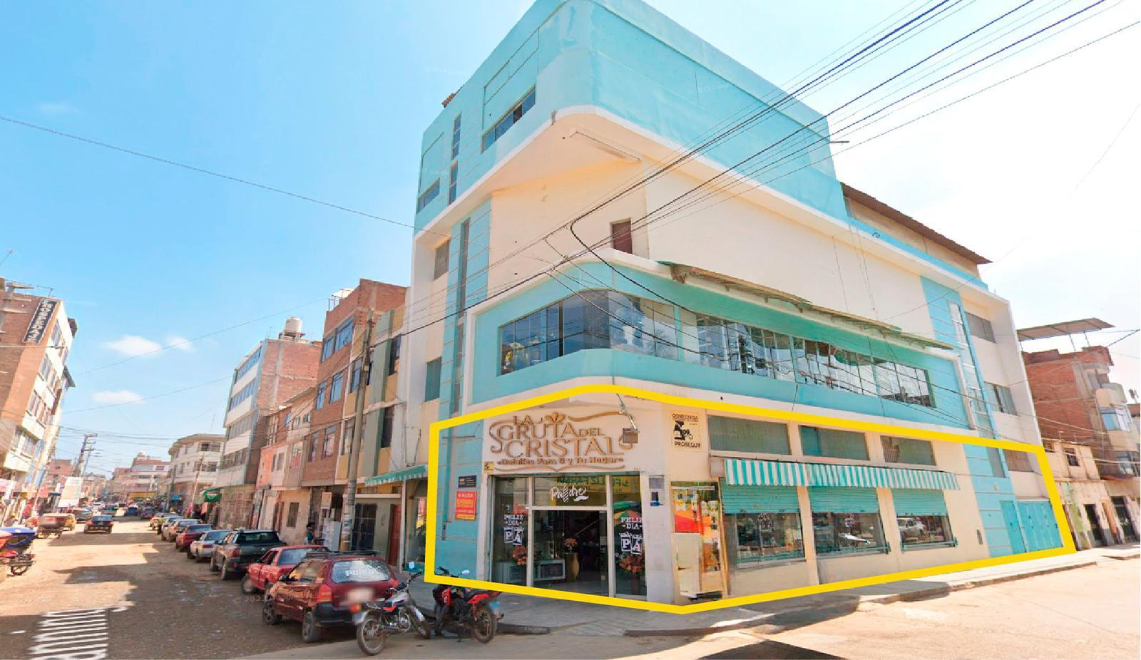 ¡LOCAL COMERCIAL EN ALQUILER – Esquina estratégica en el corazón comercial de Chiclayo!