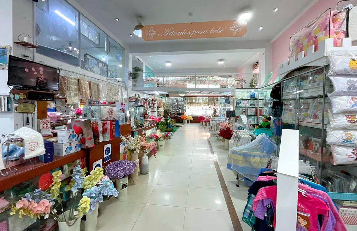 ¡LOCAL COMERCIAL EN ALQUILER – Esquina estratégica en el corazón comercial de Chiclayo!