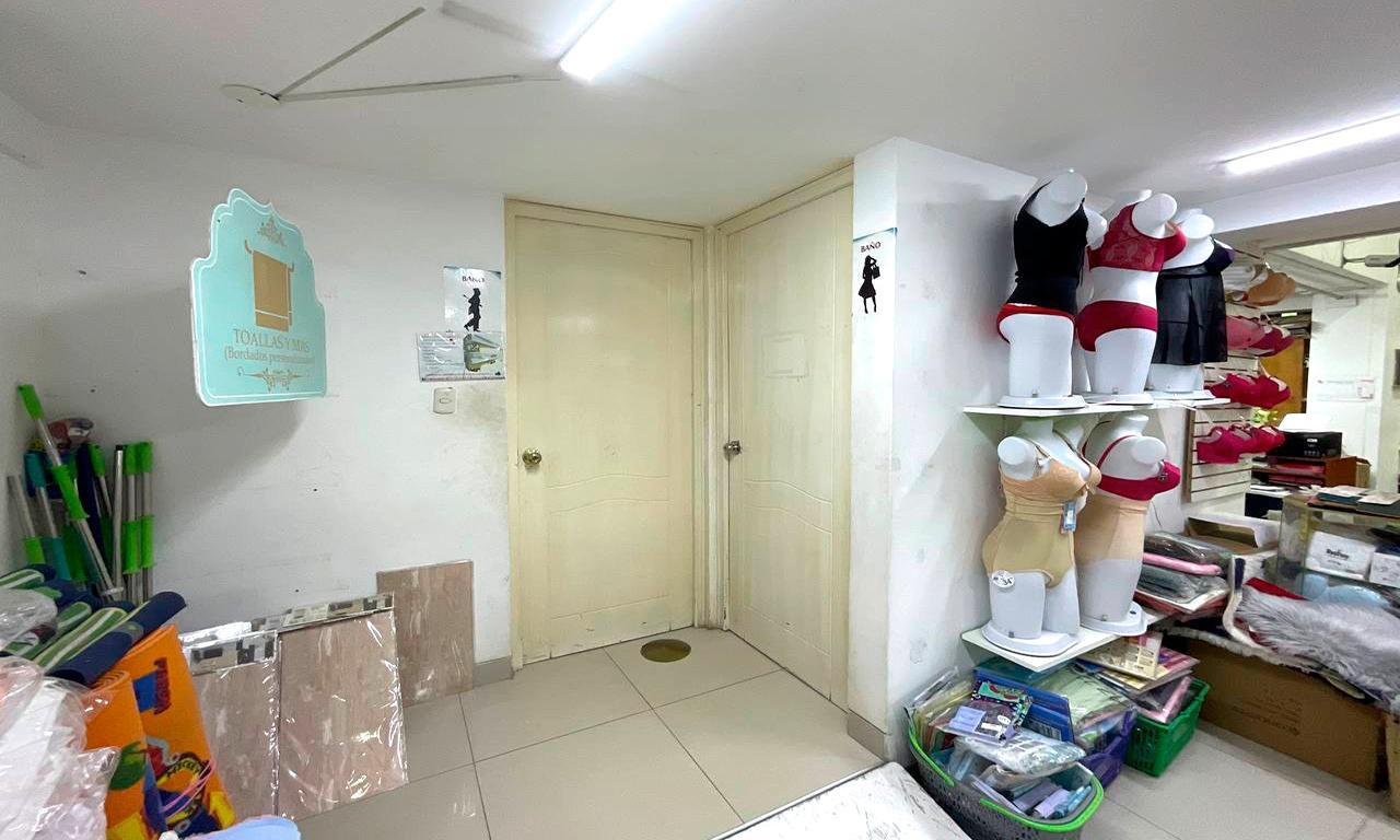 ¡LOCAL COMERCIAL EN ALQUILER – Esquina estratégica en el corazón comercial de Chiclayo!