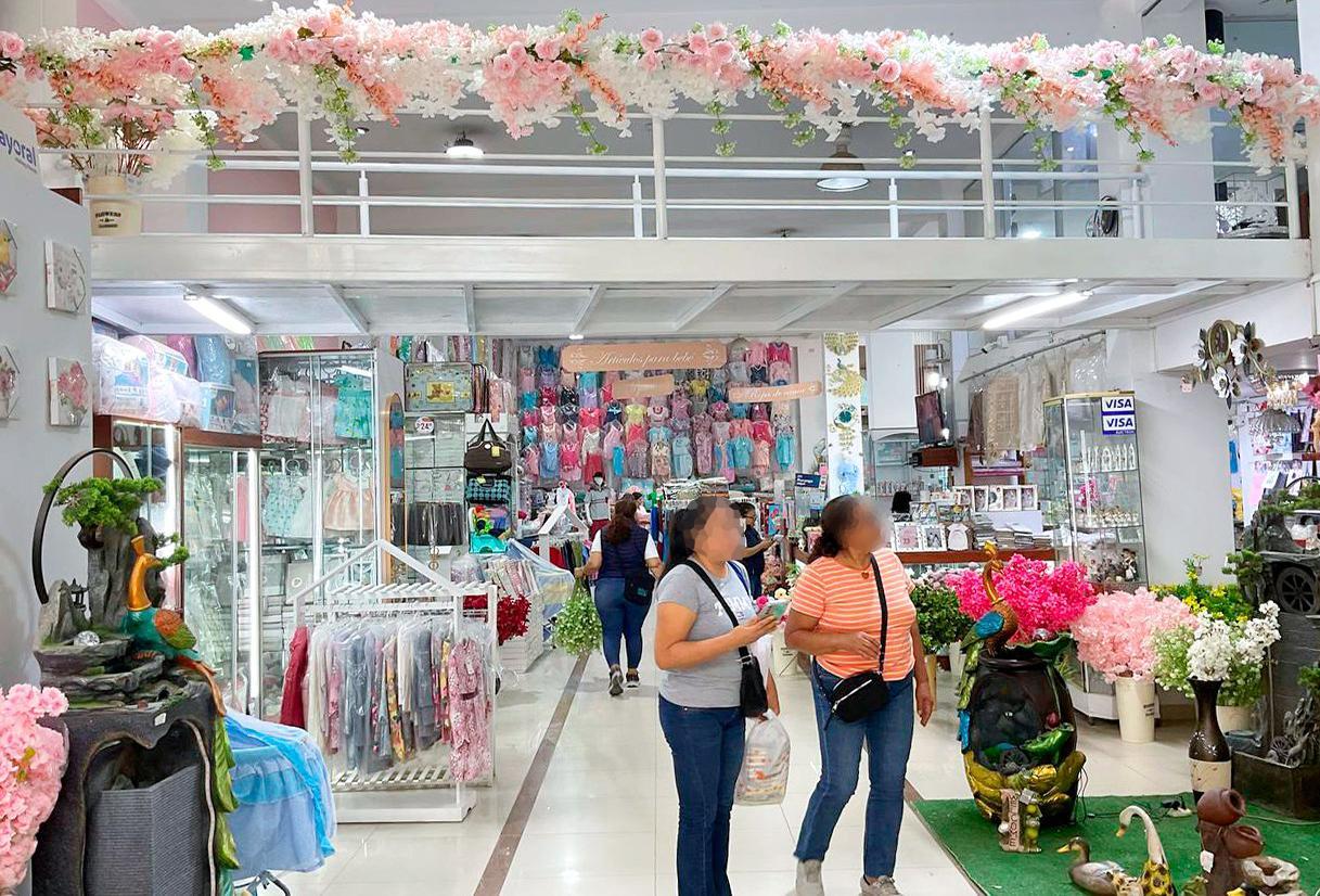 ¡LOCAL COMERCIAL EN ALQUILER – Esquina estratégica en el corazón comercial de Chiclayo!