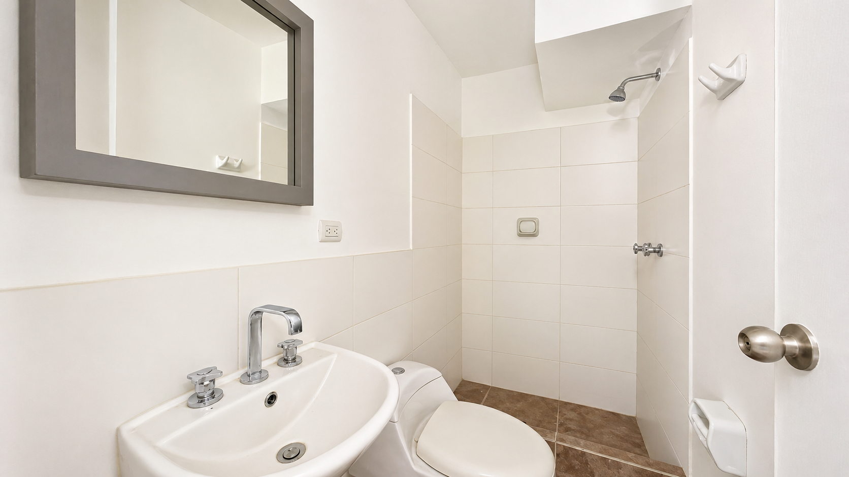 CASA EN VENTA EN CONDOMINIO NUESTRA SEÑORA DE LA PAZ, CHICLAYO