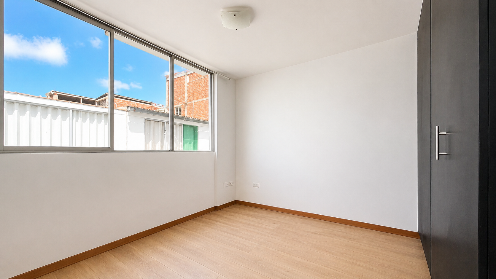 CASA EN VENTA EN CONDOMINIO NUESTRA SEÑORA DE LA PAZ, CHICLAYO