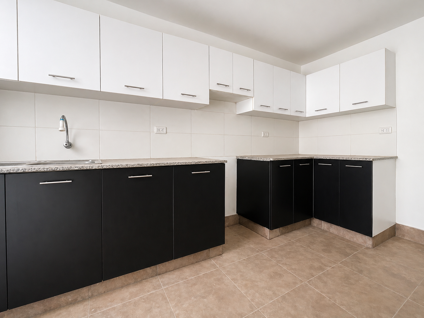 CASA EN VENTA EN CONDOMINIO NUESTRA SEÑORA DE LA PAZ, CHICLAYO
