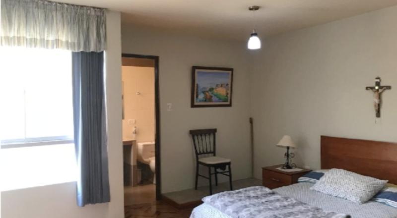 HERMOSA CASA DE 3 PISOS EN VENTA – CONDOMINIO JOCKEY, CHICLAYO