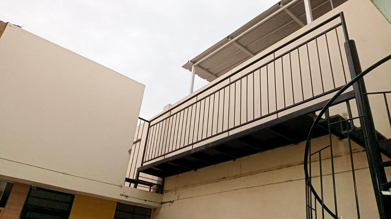 VENTA DE CASA DE 2 PISOS EN URB. VILLARREAL