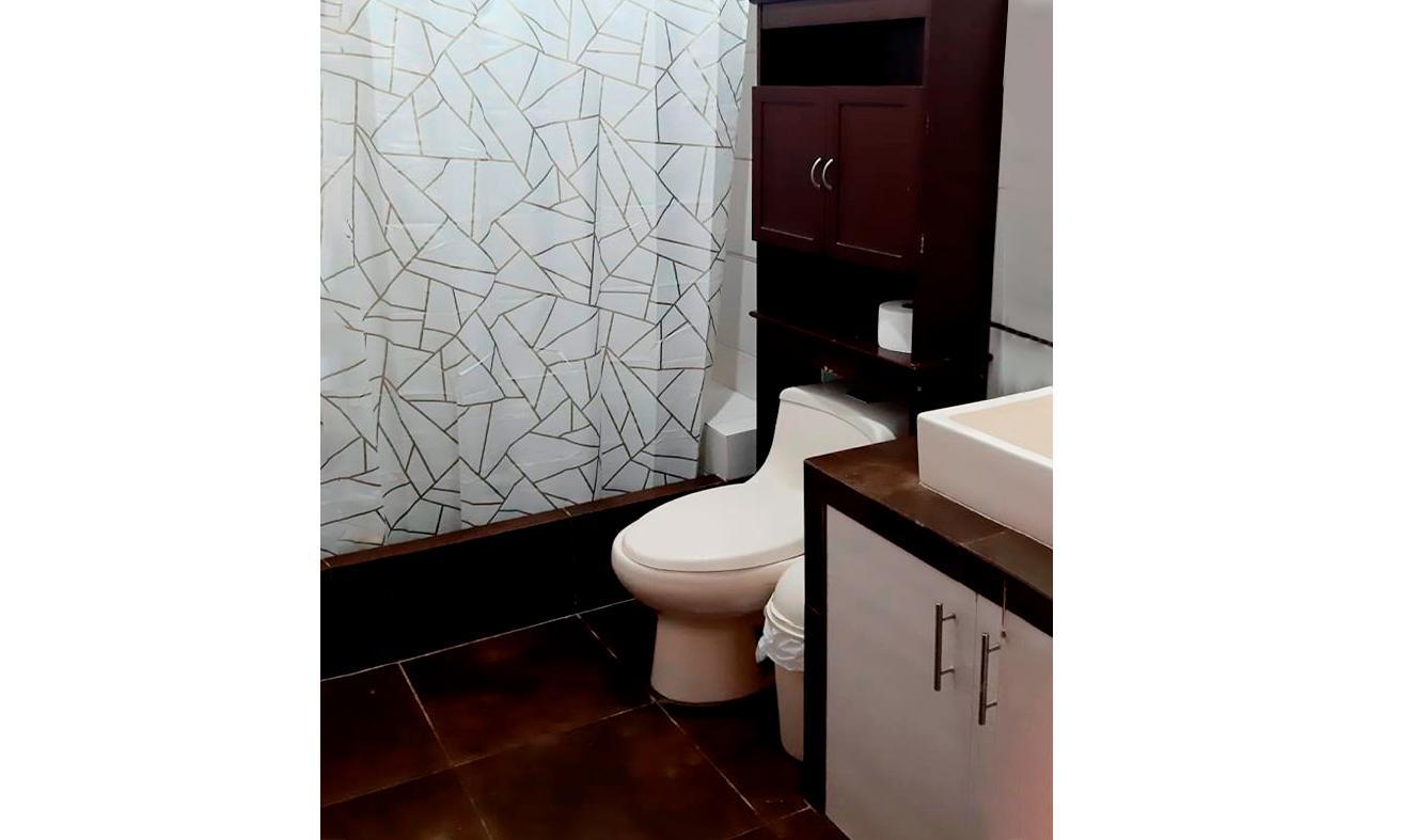VENTA DE CASA DE 2 PISOS EN URB. VILLARREAL
