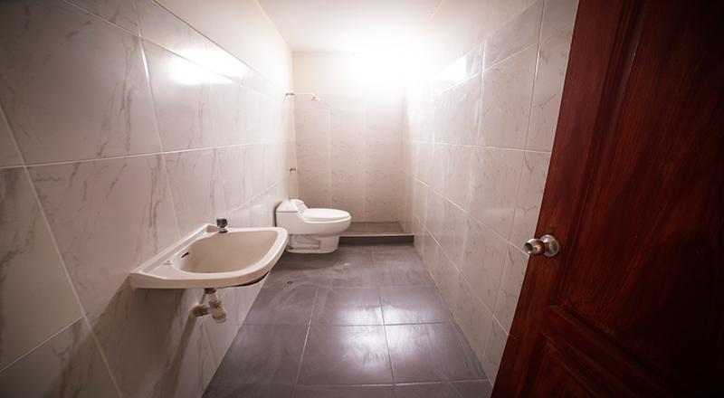 ALQUILER DE AMPLIO LOCAL DE 400 M2 EN CHICLAYO