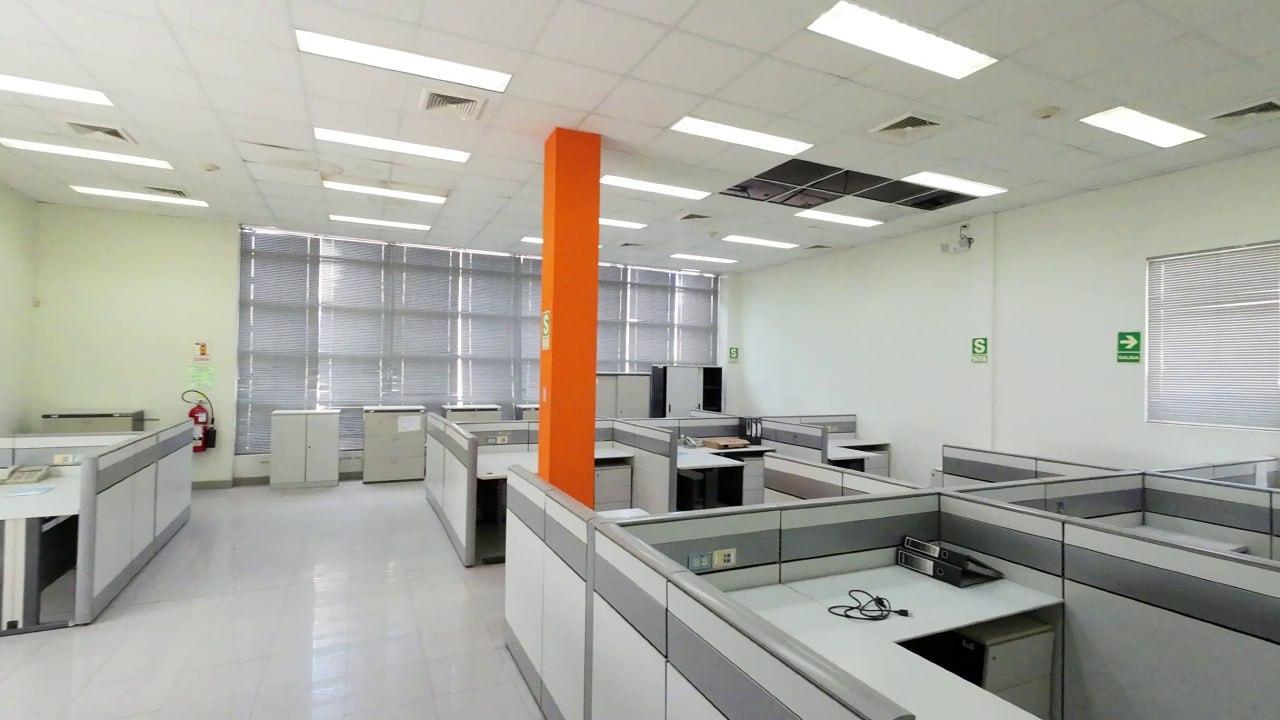 LOCAL EN VENTA EN ESQUINA – ELÍAS AGUIRRE CON 7 DE ENERO, CENTRO DE CHICLAYO