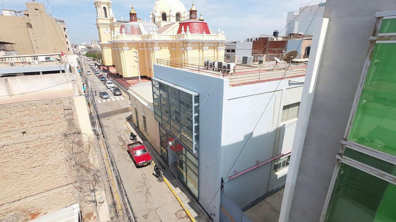 LOCAL EN VENTA EN ESQUINA – ELÍAS AGUIRRE CON 7 DE ENERO, CENTRO DE CHICLAYO
