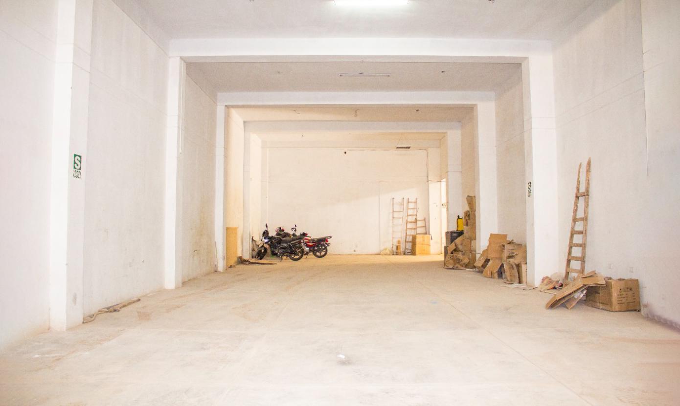 VENTA DE AMPLIO LOCAL EN CHICLAYO