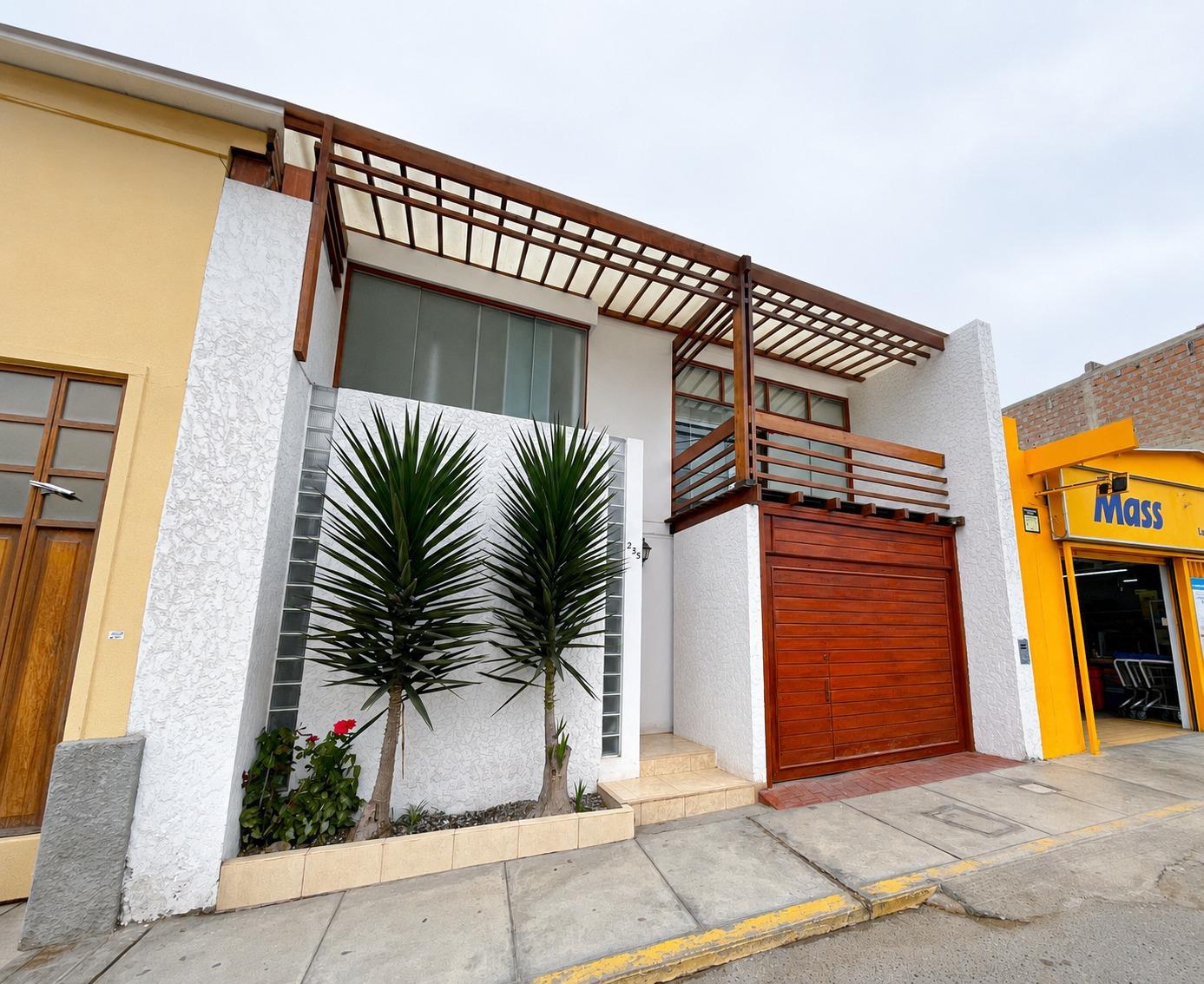 VENTA DE CASA EN CALLE LIMA, PIMENTEL